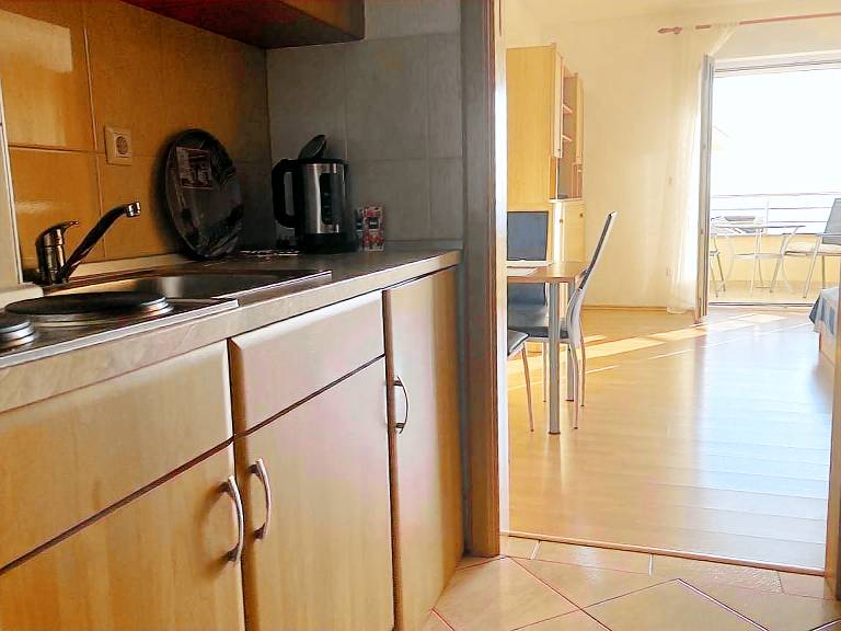 Charming studio with BBQ, yard & patio | Sea view | Beach nearby | Pets are welcome — photo 2
