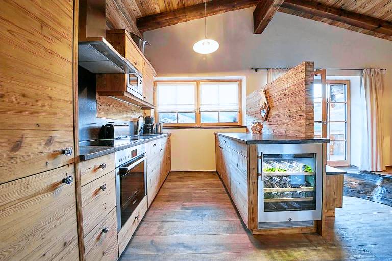 Family-oriented charming chalet with patio, sauna & grill | Mountain view | Next to the ski | Perfect for remote work | Pet-friendly — photo 4