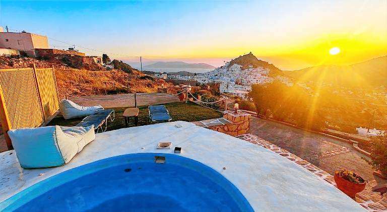 Vacation home with garden, patio & private pool | Suitable for remote work in Ios