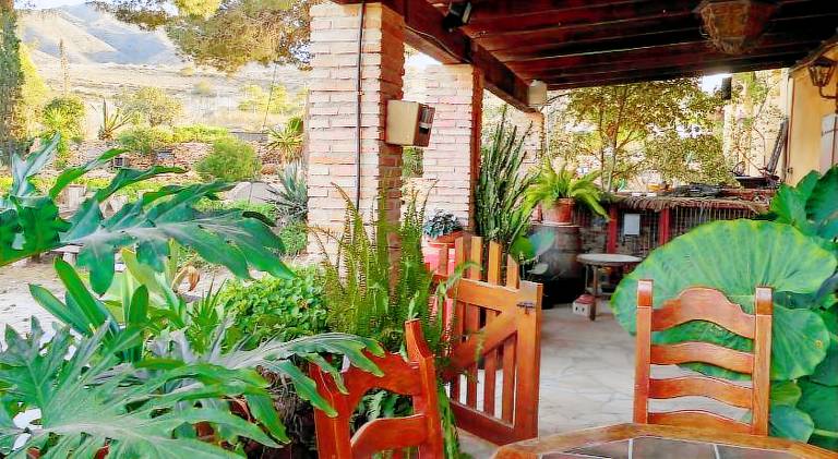 Fully equipped charming house with yard, hot tub & patio | Good for workation | Pet-friendly — photo 2