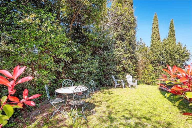 San Giovanni R. Apartment 1 Dantea with Private Garden, Wi-Fi, and Air Conditioning — photo 2