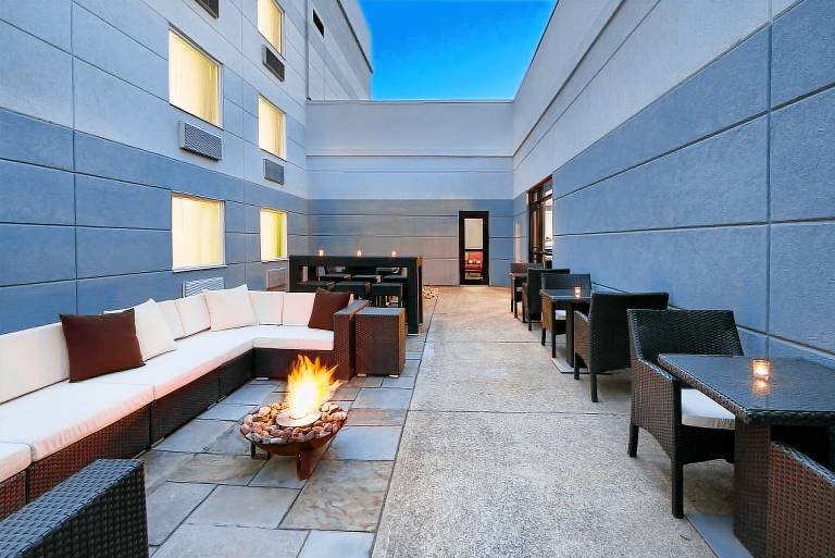 Hotel Indigo Cleveland Beachwood By IHG — photo 3