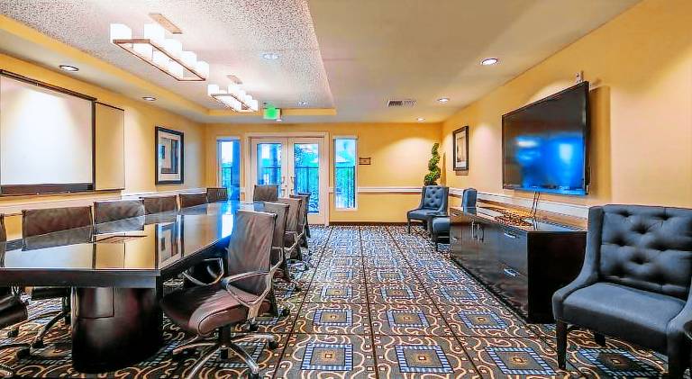 Best Western Plus Marina Gateway Hotel — photo 4