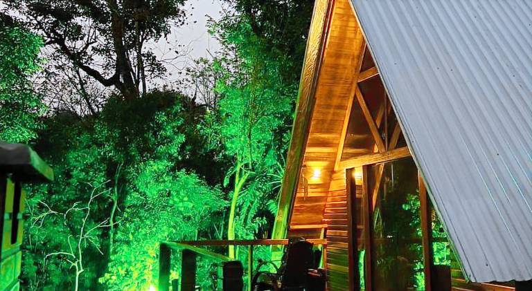Lodge with yard & hot tub in Chapecó