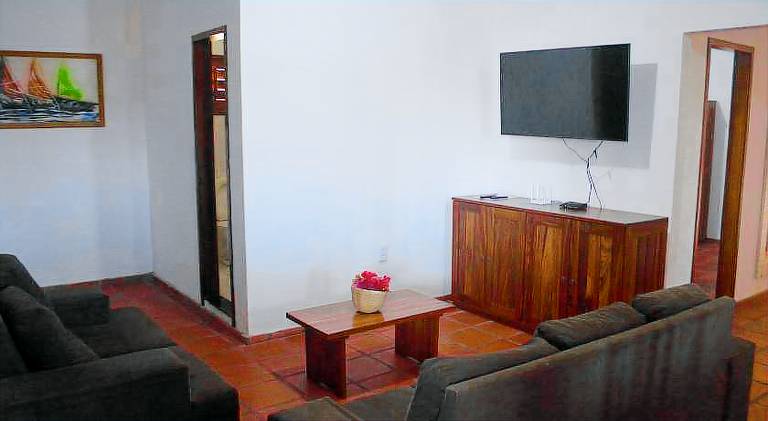 Rental apartment with BBQ, yard & pool | Pets are welcome — photo 2