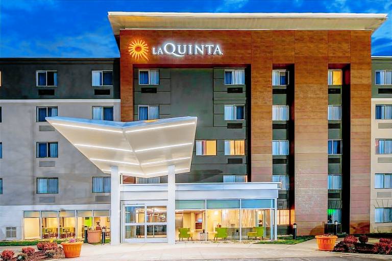 La Quinta Inn & Suites by Wyndham Baltimore BWI Airport