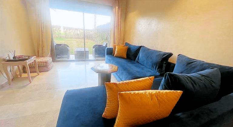 Apartment with pool — photo 2