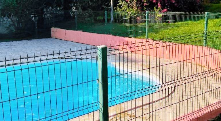 Holiday apartment with BBQ, terrace & pool in Le Gosier