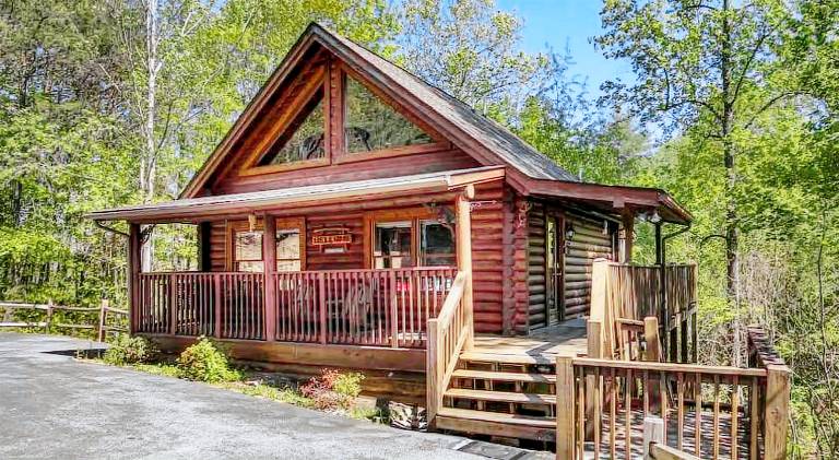 Vacation home with private pool, hot tub & barbecue in Pigeon Forge, TN