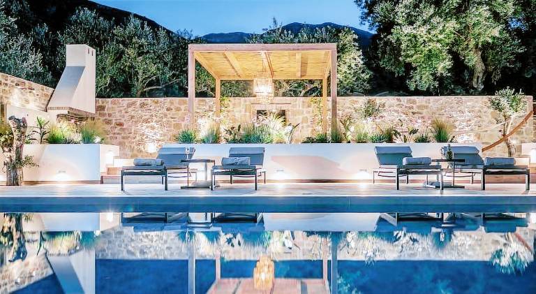 Villa with barbeque, private pool & garden — photo 2