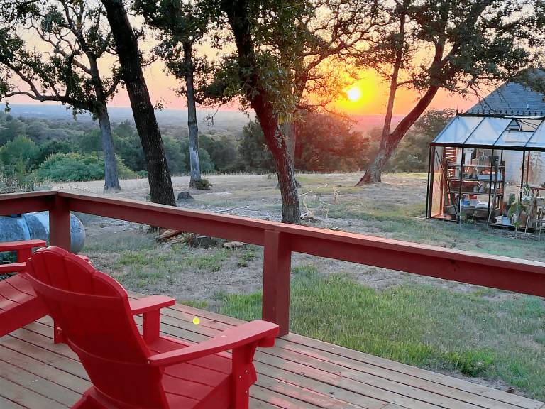 Hilltop Cottage Sunset Views at The Farm on a Hill in Burleson, TX