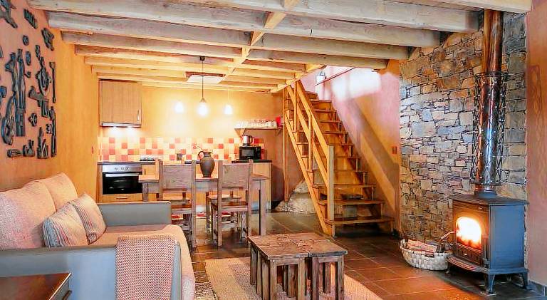Vacation home with patio & barbecue | Pets are welcome — photo 3