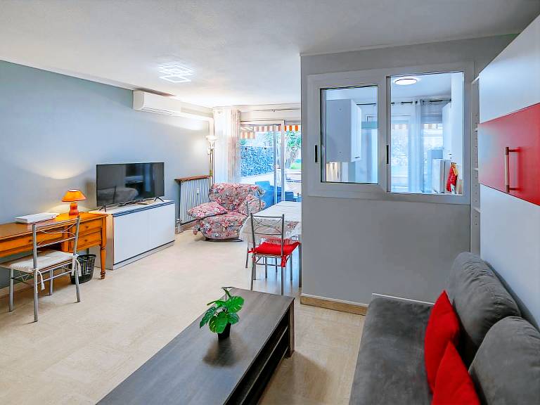 Studio with 1 room for 3 persons — photo 3