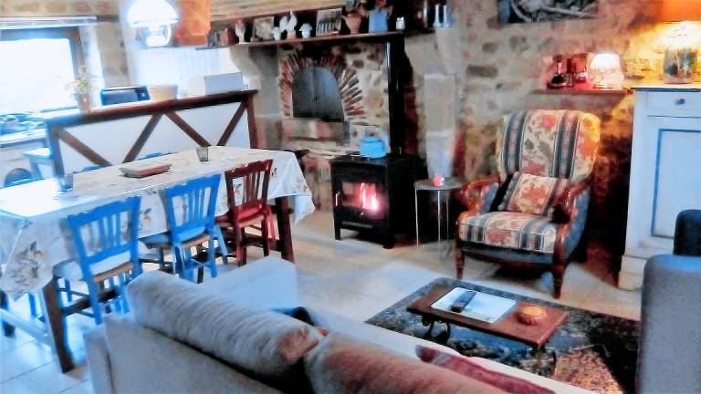 Gite with barbeque, patio & yard — photo 2