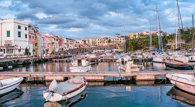 Holiday apartment | Beach nearby | Pet-friendly in Procida