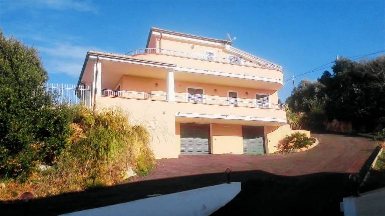 Villa with patio & BBQ | Sea view — photo 2