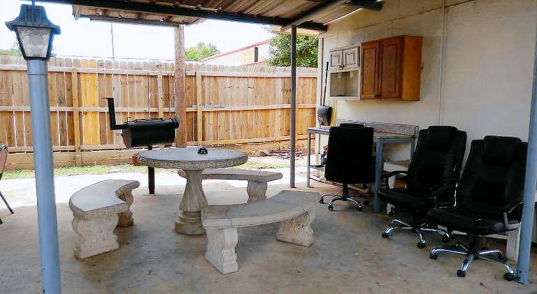 Executive Inn Pearsall — photo 5