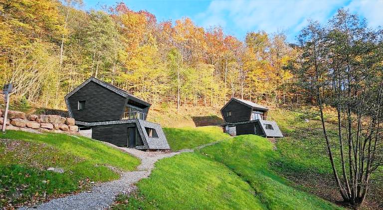 Lodge with yard, barbecue & patio in Karlsruhe