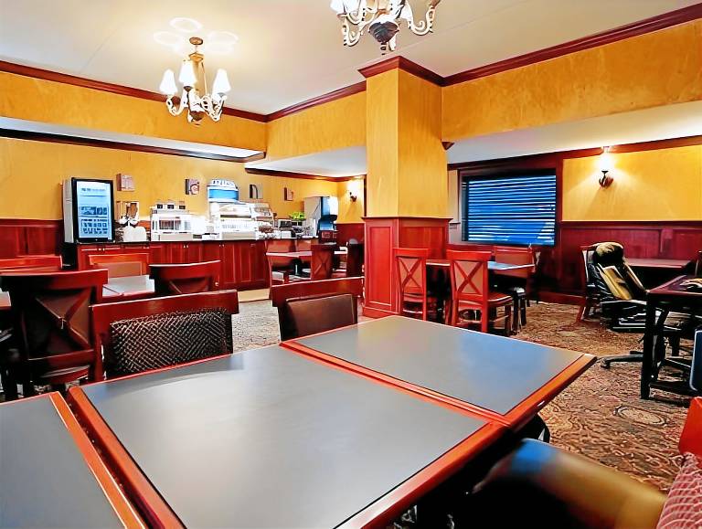 Holiday Inn Express Hotel Pittsburgh-North/Harmarville By IHG — photo 4