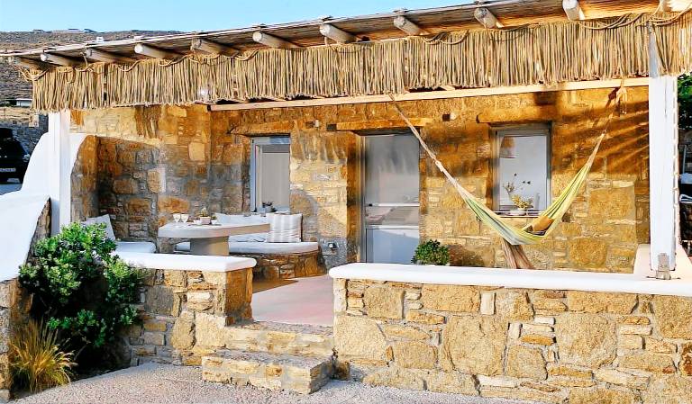 Child-friendly charming apartment with yard & terrace | Garden view | Beach nearby | Pets are welcome in Mykonos