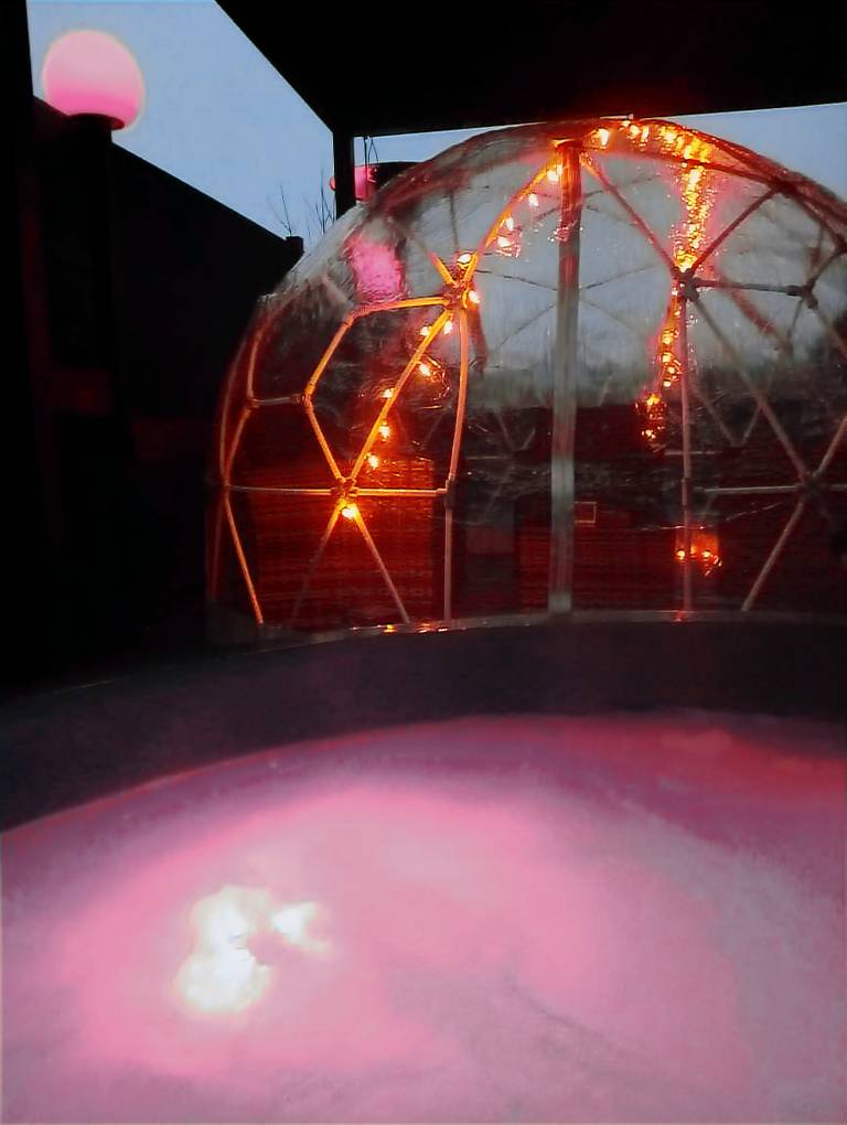 Rental apartment with hot tub, fast internet & pool | City view — photo 3