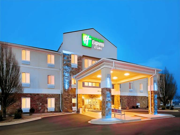 Holiday Inn Express & Suites Pekin Peoria Area by IHG