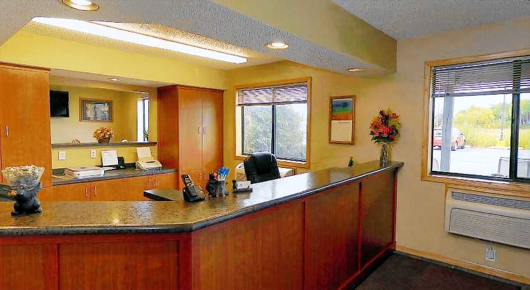 Americas Best Value Inn & Suites International Falls — photo 5