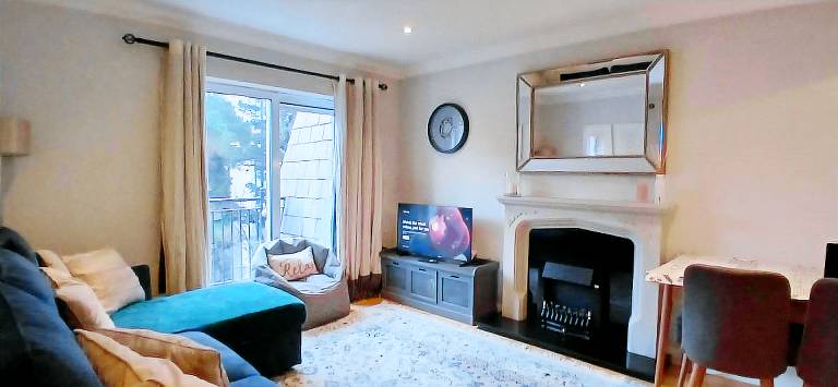 Stylish 2BDR Apt with Large Balcony near City