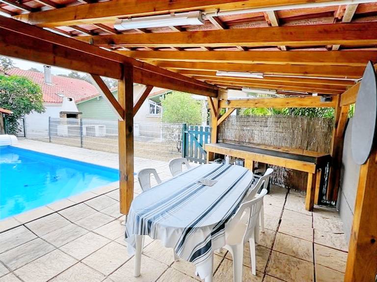 Fully equipped villa with grill, private pool & yard | Beach nearby | Pets allowed — photo 2