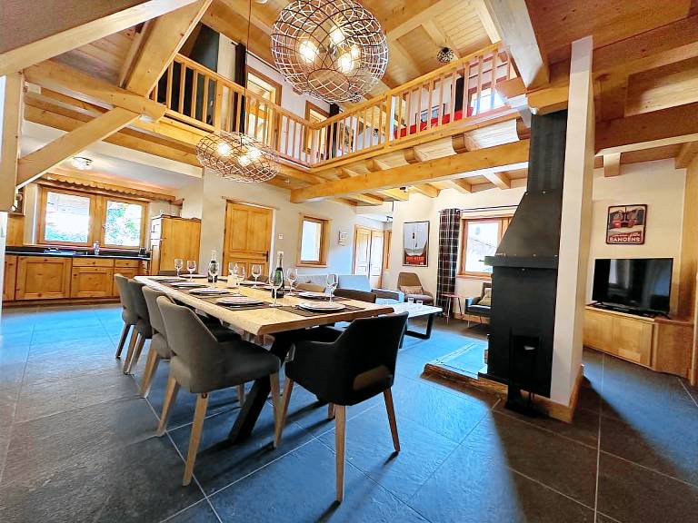 Traditional chalet with mountain view - 12 guests — photo 3