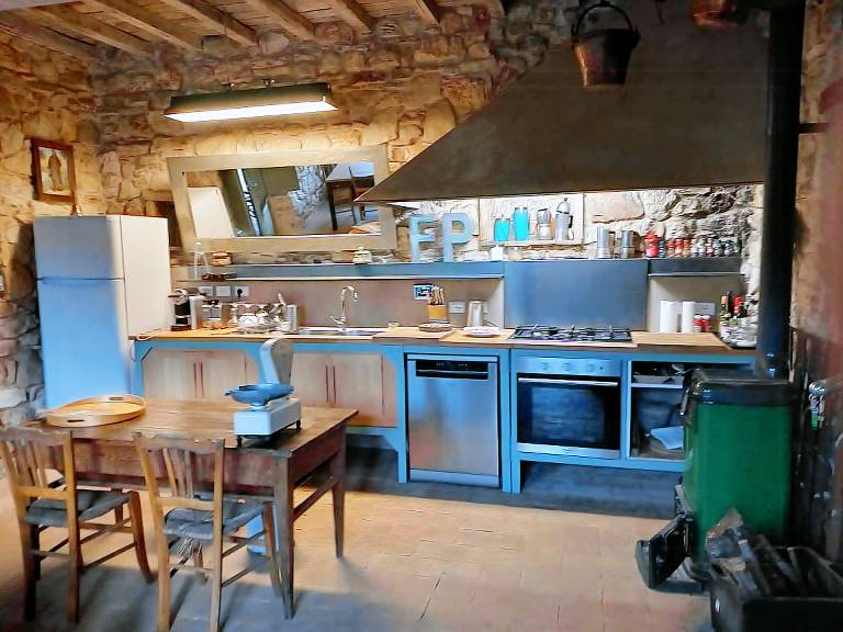 Stone farmhouse with views of Todi — photo 5