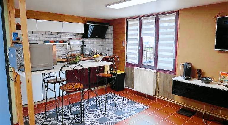 Holiday apartment with terrace, yard & grill in Bressuire