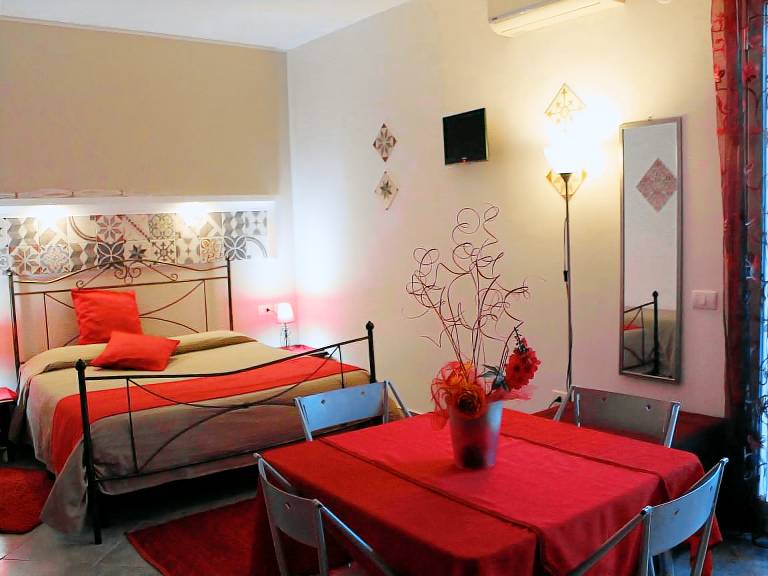 Holiday apartment with pool, garden & patio | Nature view — photo 3