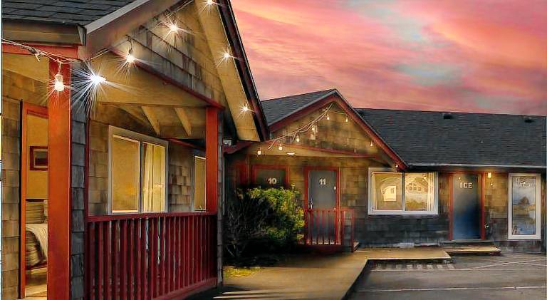 Surf & Sand Inn in Tillamook, OR