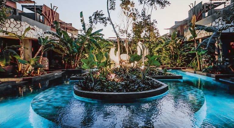Rental apartment with yard, terrace & private pool in Tulum