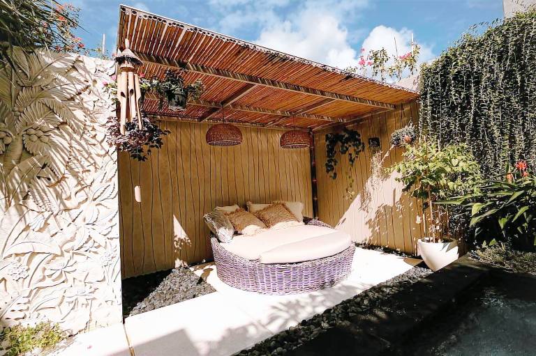 Sunset Palms Luxury Beachside Pool Villa 2BR — photo 3