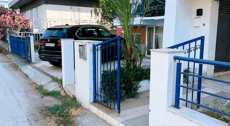 Apartment with yard, patio & barbecue — photo 5