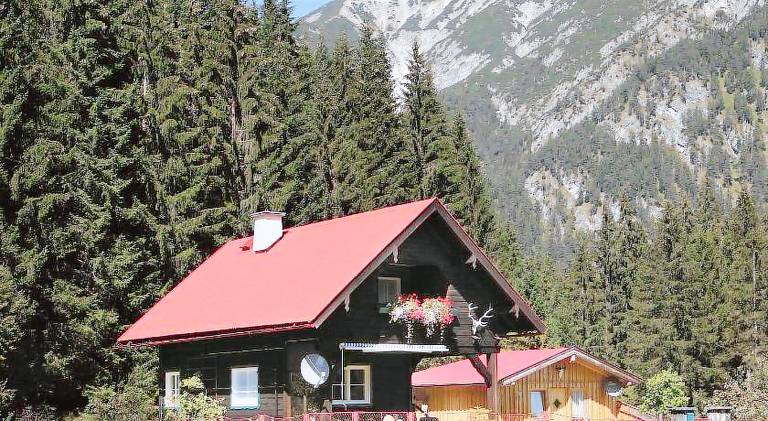 Chalet with pool, sauna & yard | Pets allowed in Eben am Achensee