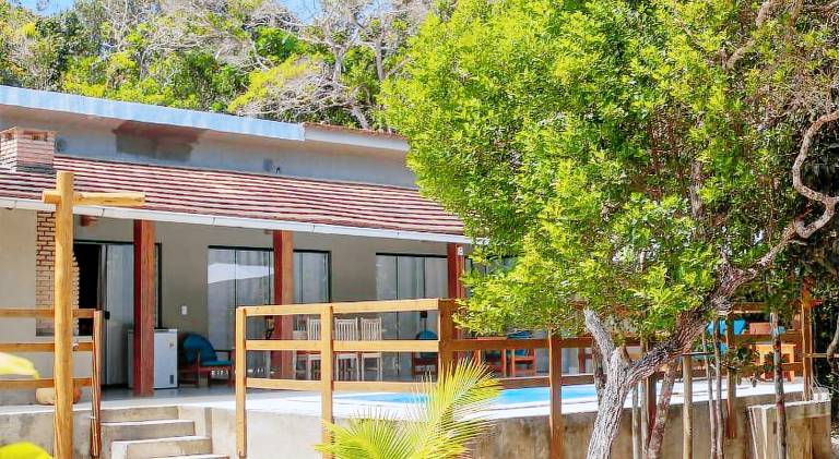 Vacation home with pool — photo 5
