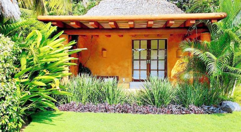 Vacation home with pool | Pet-friendly — photo 3