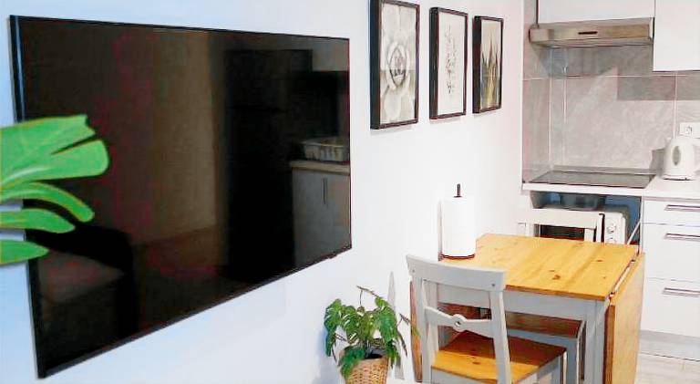 Holiday apartment with private pool & patio | Next to the beach | Dogs allowed — photo 4
