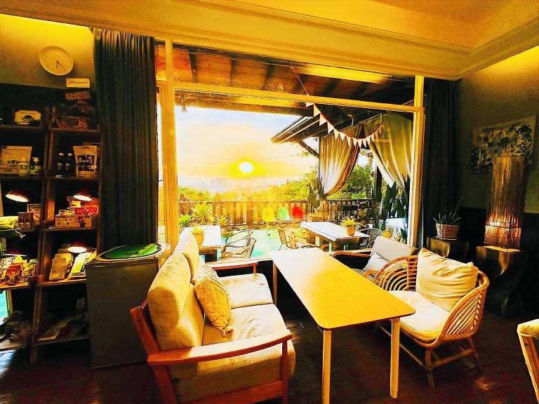 Beautiful serviced apartment with terrace, yard & barbeque | Good for workation | Pets allowed — photo 4