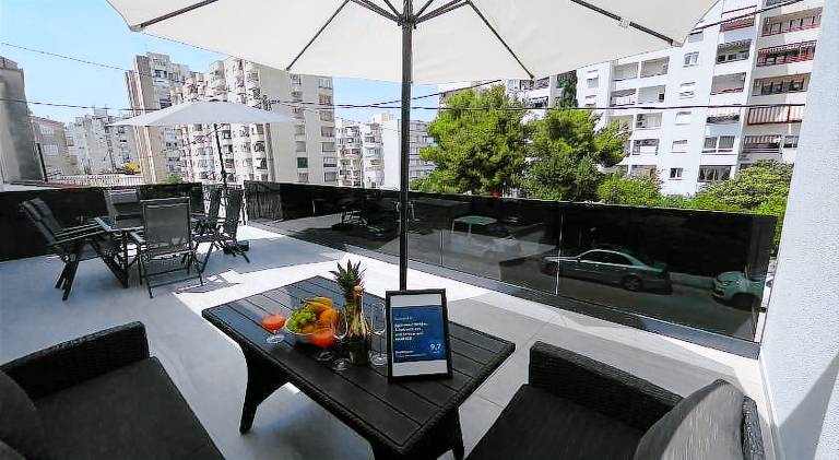 Holiday apartment with patio in Split