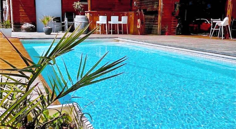 Chalet with pool & hot tub in Foix