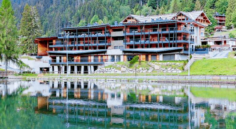 Rental apartment with pool, patio & sauna | Close to the ski | Pets allowed in Pinzolo
