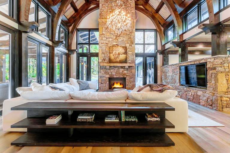 Modern Mountain Creekhouse Stunning Home with Impeccable Architecture Fireplace, and Fire Pit in Maggie Valley, NC