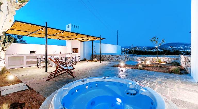 AGRILIA SUITES in Naxos