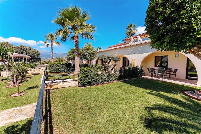 Pension  Alozaina
