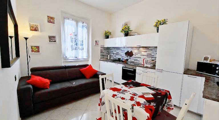 Rental apartment with patio — photo 5