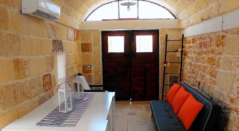 House with pool | Pets are welcome — photo 2